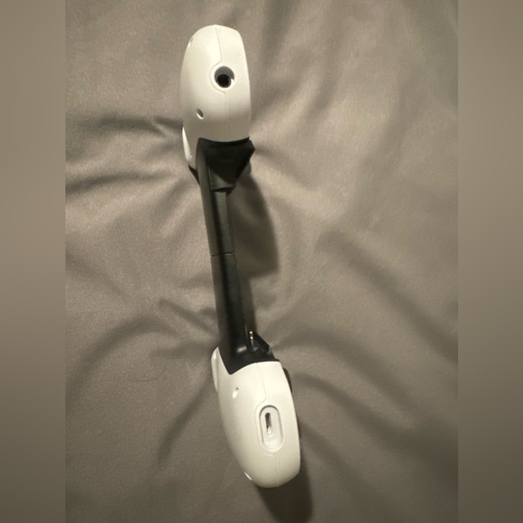 BACKBONE One Mobile Gaming Controller for iPhone - Picture 2 of 3